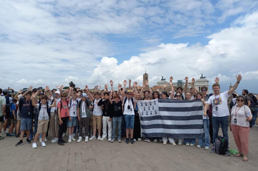 Séjour-scolaire-Italie-Rome-Groupe-d-élèves-en-séjour