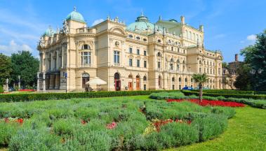 Shutterstock-215581039-scolaires-Pologne-Cracovie-&-Zakopane